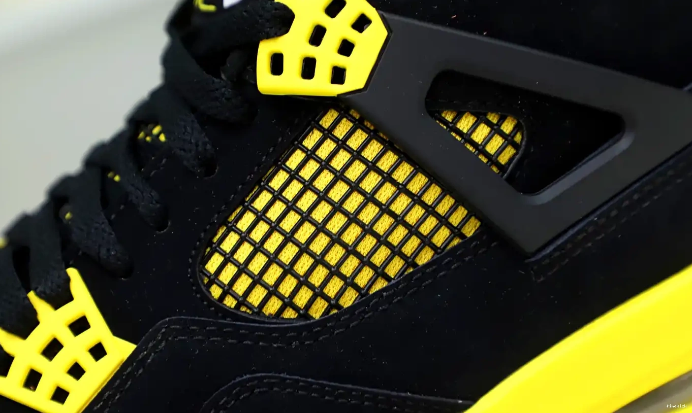 Air Jordan thunder  2023 Jordan4 0325